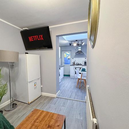 Modern House In Central Oxford Parking-Limited Экстерьер фото